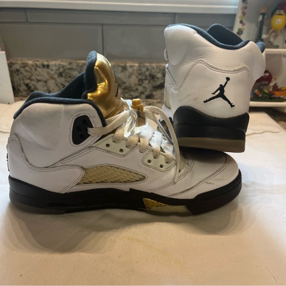 Nike Air Jordan 5 Retro Olympic Boys Size 4Y Athletic Shoes Sneakers 440…